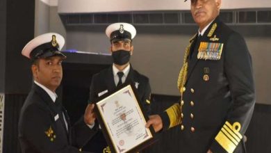 Photo of युवक को बचाने पर  सेवानिवृत्त सैनिक को  रक्षक पदक