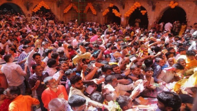 Photo of मंदिर में अफसर, फिर भी भीड़ नियंत्रण के इंतजाम फेल
