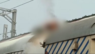 Photo of ट्रेन की बोगी पर जिंदा जल गया युवक