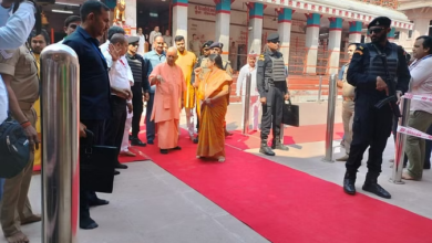Photo of  मिर्जापुर पहुंचे मुख्यमंत्री, मां विंध्यवासिनी के किए दर्शन
