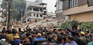 Photo of आर्यनगर में निर्माणाधीन दो मंजिला इमारत भरभरा कर गिरी