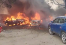 Photo of  गैराज में लगी आग में एक के बाद एक कई गाड़ियों में ब्लास्ट