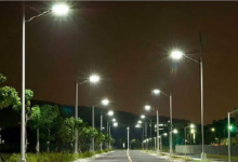 Photo of सोलर स्ट्रीट लाइटों से रोशन हो रहीं काशी की सड़कें