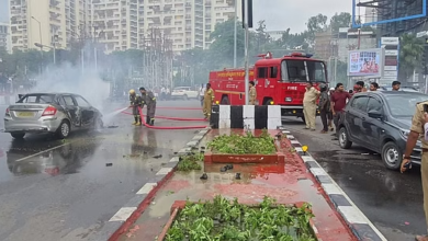 Photo of हाईकोर्ट के पास शॉर्ट सर्किट से कार में लगी आग, मचा हड़कंप